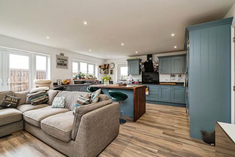 3 bedroom detached bungalow for sale, Woodlands Close, Scratby, NR29