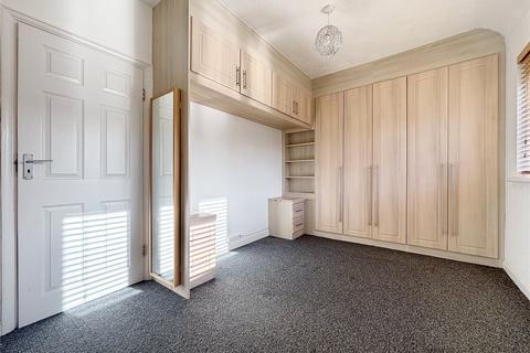 3 bedroom end of terrace house to rent, Winterbourne Road, Essex RM8