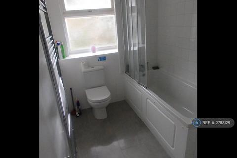 1 bedroom in a house share to rent, Walerand Road, London, SE13