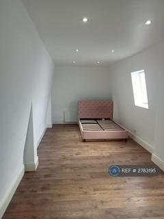 2 bedroom detached house to rent, Eveline Road, Mitcham, CR4
