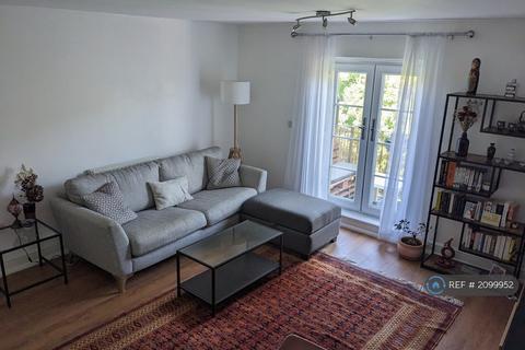 2 bedroom flat to rent, Bourne Place, Chertsey, KT16