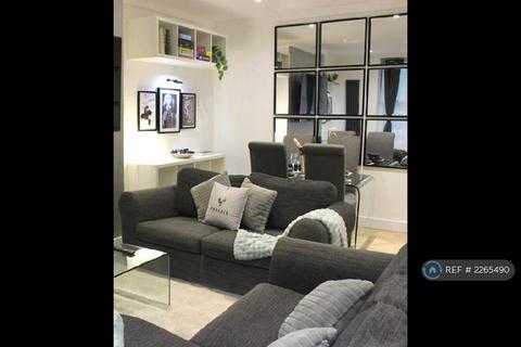 3 bedroom flat to rent, Sinclair Road, London, W14