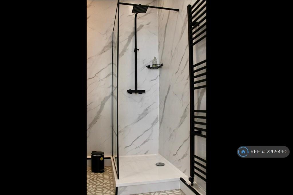 Master Ensuite