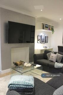 3 bedroom flat to rent, Sinclair Road, London, W14