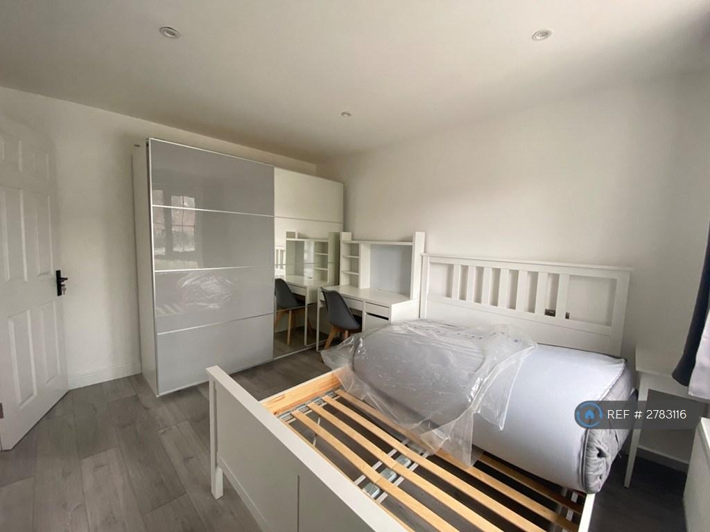 Room4