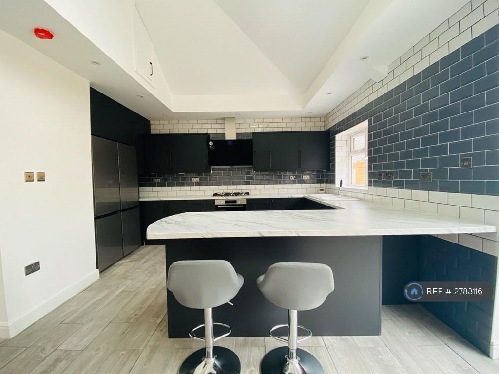 Open Kitchen With Bar