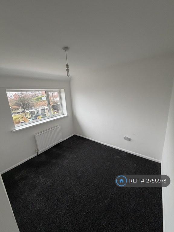 Bedroom 2 (1)