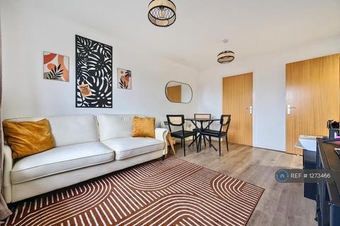 2 bedroom flat to rent, Jubilee Square, Reading, RG1