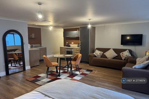 Studio to rent, Francis Road, Birmingham, B16
