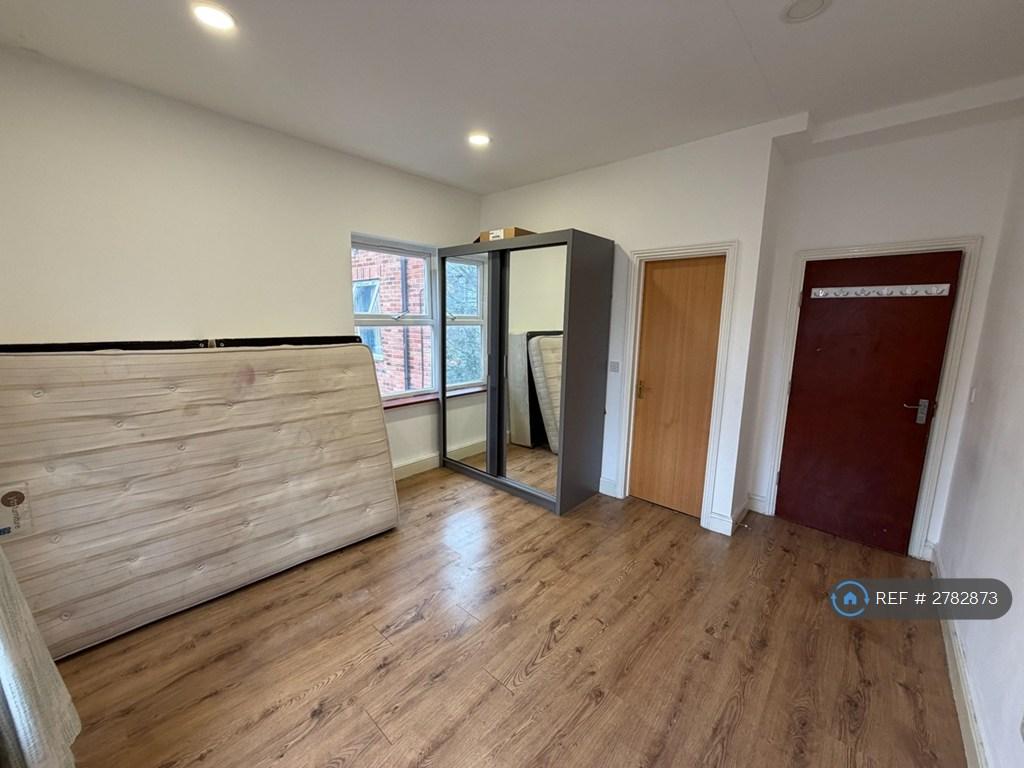 Bedroom 3 Pic 2