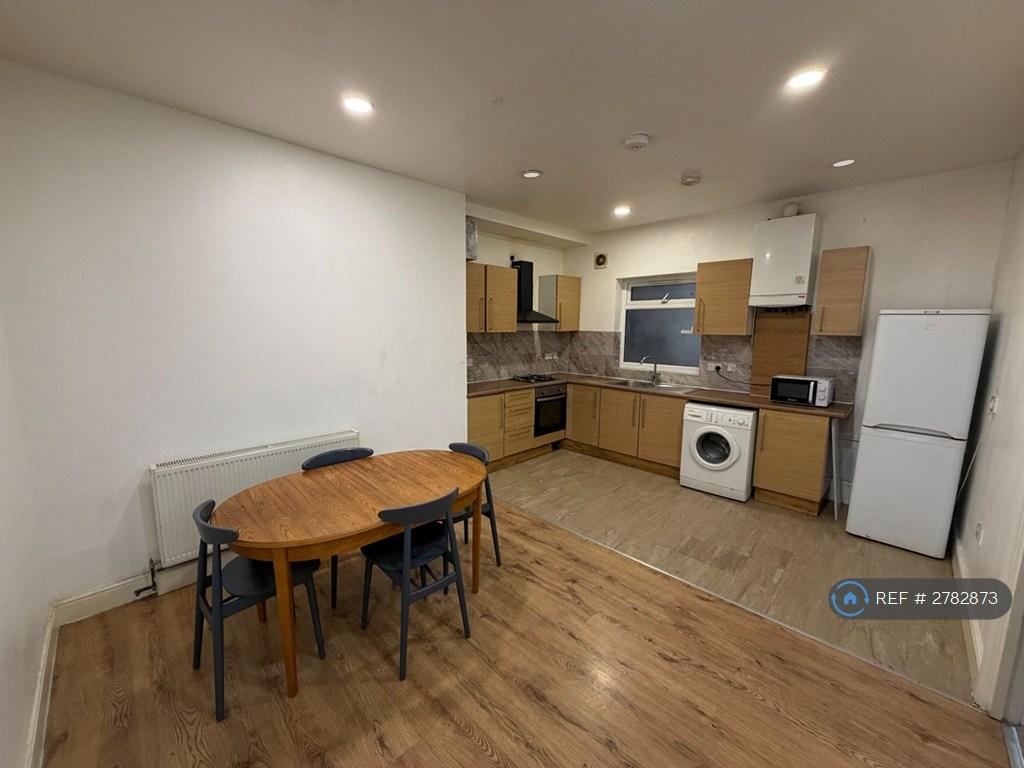 Kitchen / Lounge Pic 1
