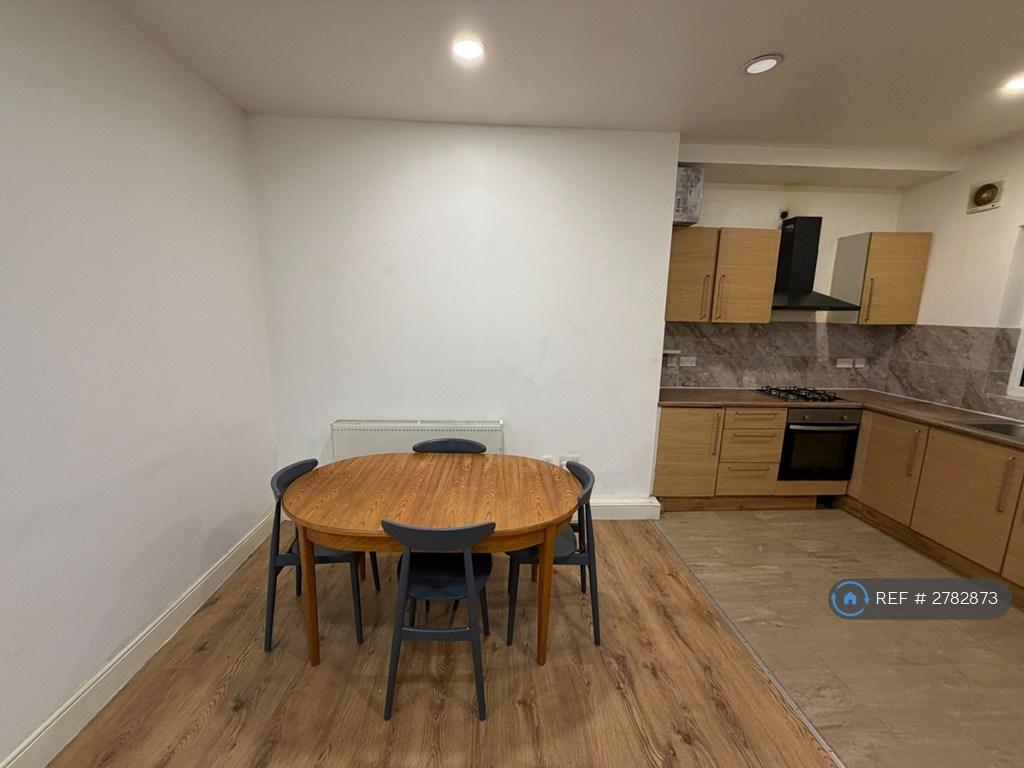 Kitchen / Lounge Pic 2