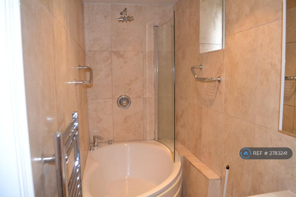 En Suite To Bedroom 1