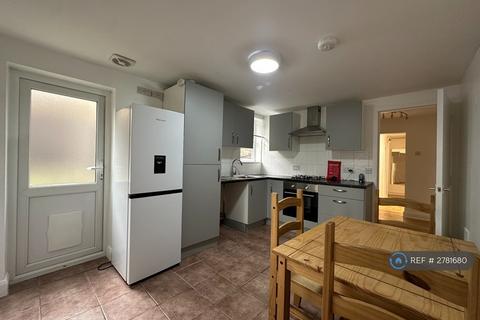 undefined, Ewart Grove, London, N22