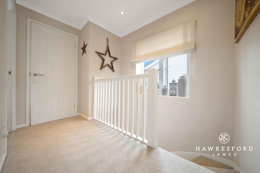 The Knole, Faversham - First floor landing