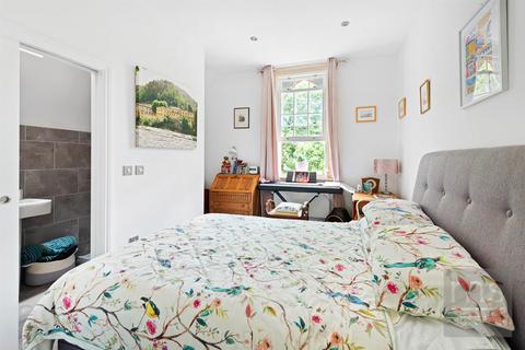 undefined, Cavendish Crescent South, The Park NG7