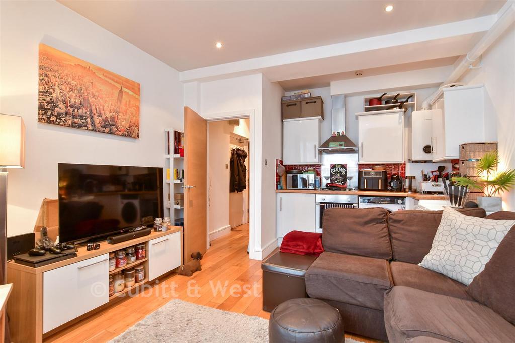 Lounge/ Kitchen