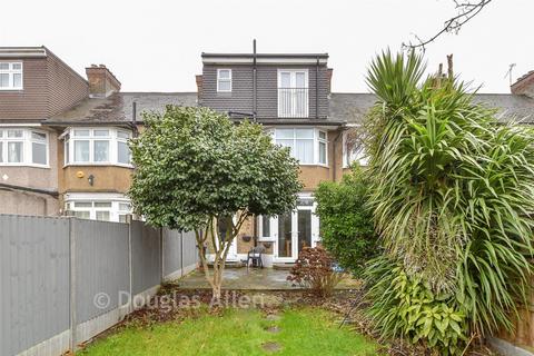 4 bedroom terraced house for sale, Eccleston Crescent, Romford RM6