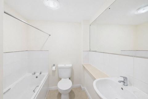 2 bedroom flat for sale, Dainty Grove, Grange Park, NN4