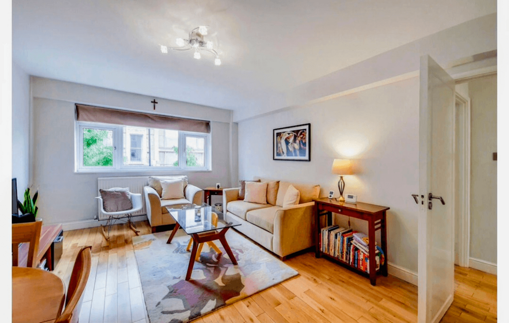 Stunning two bedroom Flat for sale