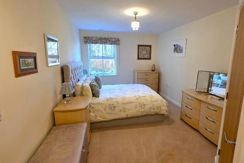 2 bedroom retirement property for sale, Church Road, Bembridge, Isle of Wight, PO35 5AA