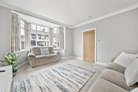 4 bedroom end of terrace house for sale, Beccles Drive, Barking