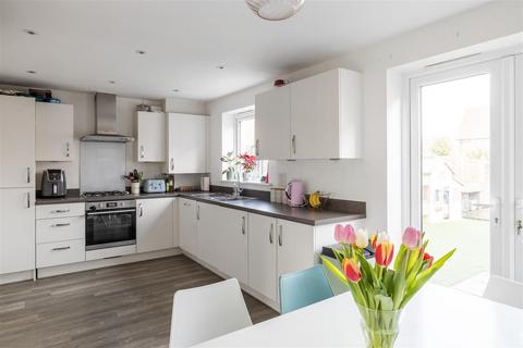 3 bedroom semi-detached house for sale, Iden Hurst, Hurstpierpoint BN6