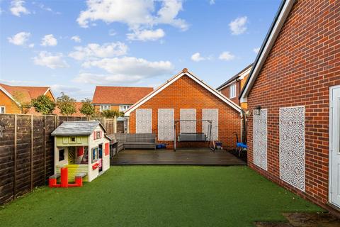 3 bedroom semi-detached house for sale, Iden Hurst, Hurstpierpoint BN6