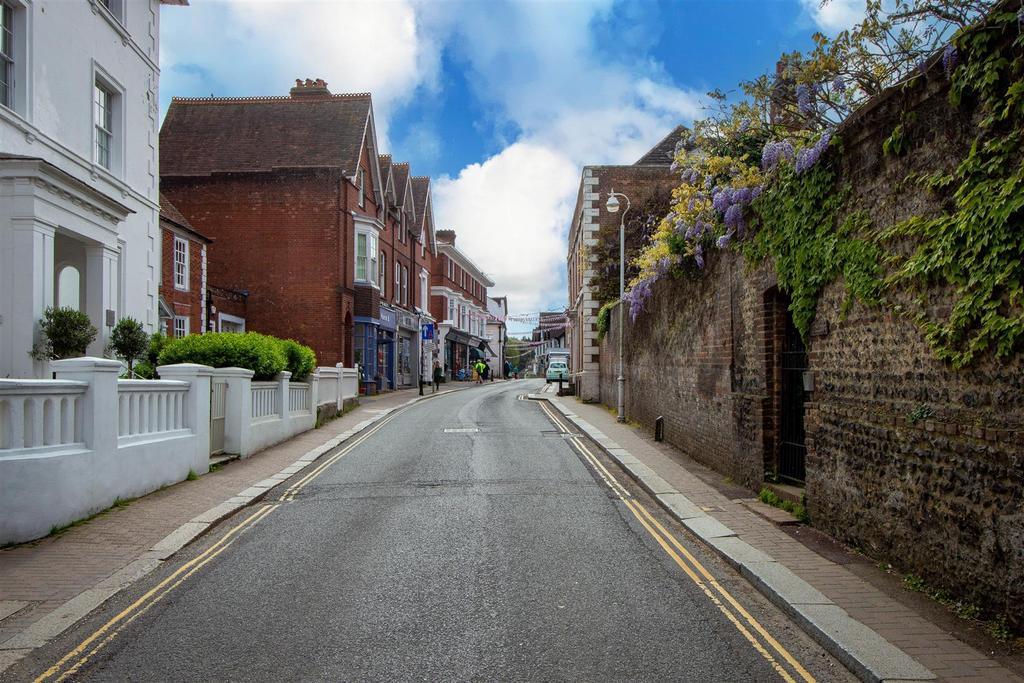 Hustpierpoint High St2.jpg