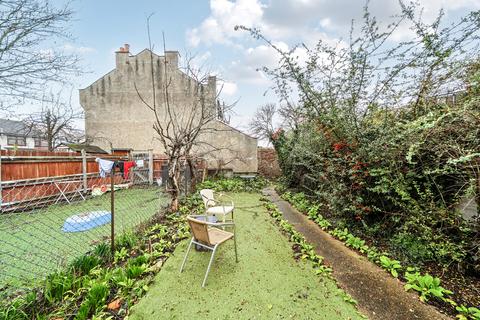 3 bedroom terraced house for sale, Lakehall Road, Thornton Heath, CR7