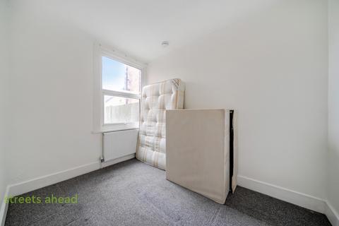 3 bedroom terraced house for sale, Lakehall Road, Thornton Heath, CR7