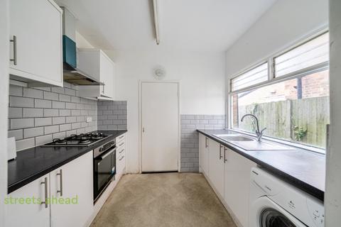 3 bedroom terraced house for sale, Lakehall Road, Thornton Heath, CR7
