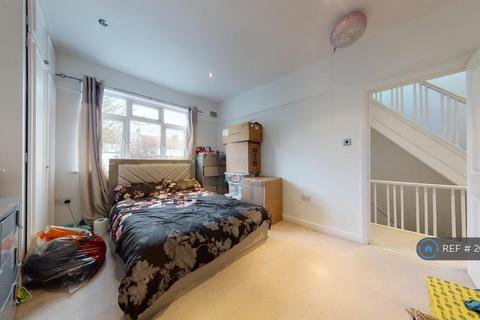 2 bedroom flat to rent, Tooting, London, SW17