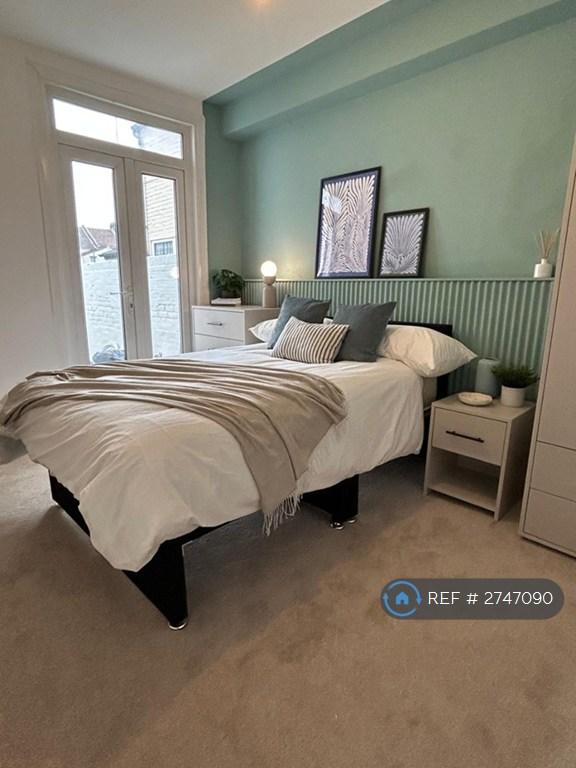 Ensuite Room 4
