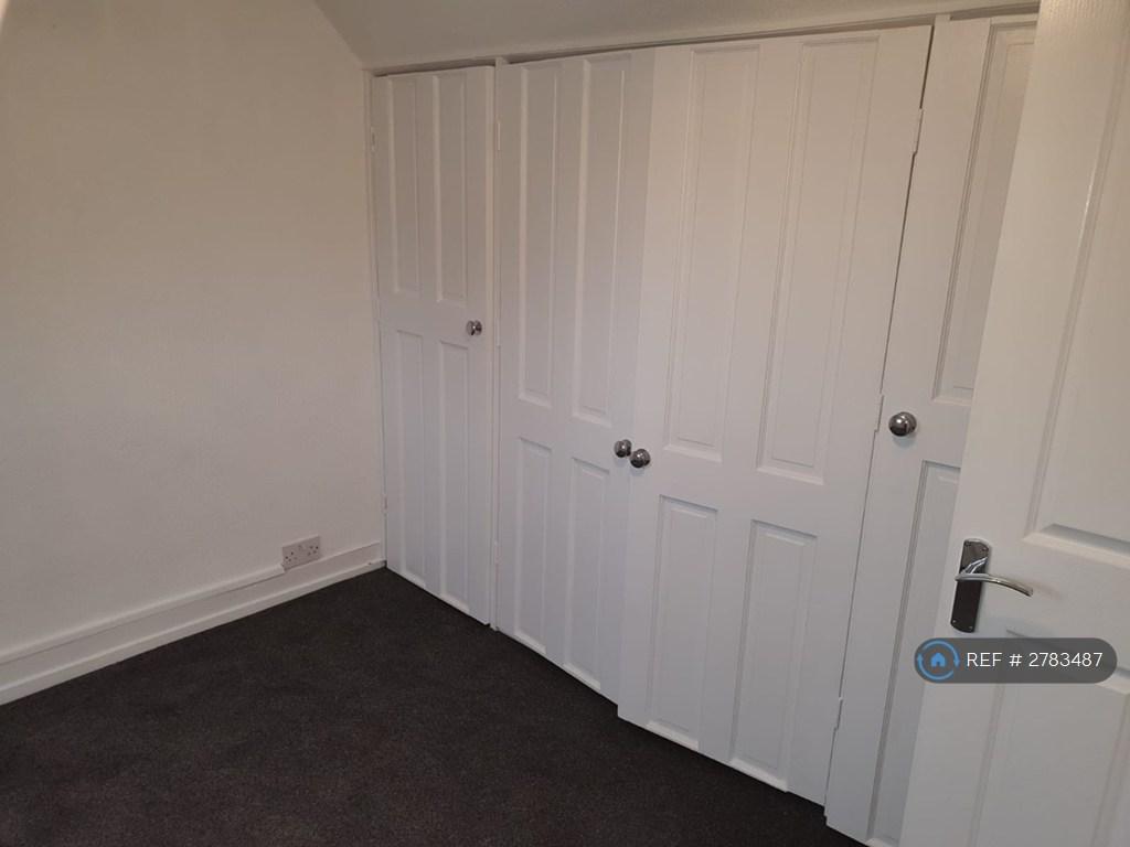 Bedroom Double Fitted Cupboards