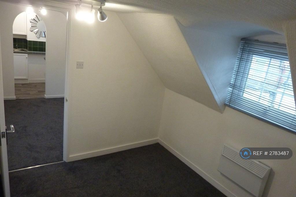 Bedroom-Through