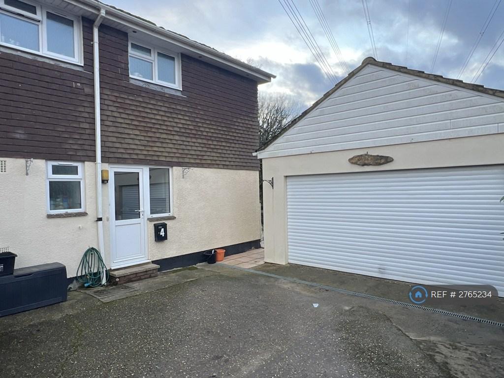 Garage With Parking