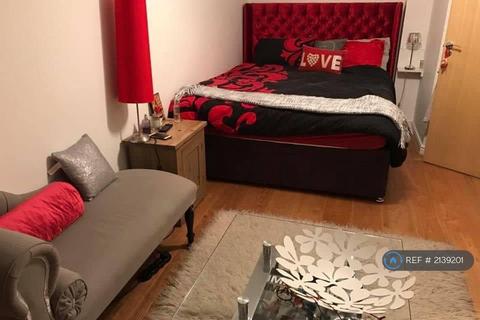 2 bedroom flat to rent, Alder Court Cline Road, London, N11