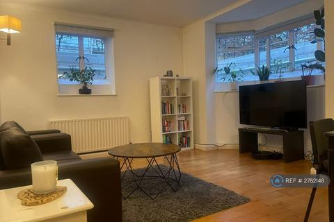 2 bedroom flat to rent, Hightrees House, London, SW12