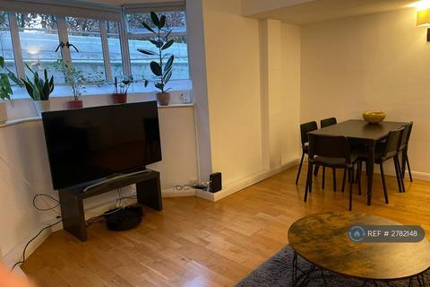 2 bedroom flat to rent, Hightrees House, London, SW12