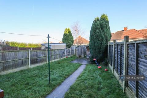 3 bedroom semi-detached house to rent, Fishponds Road West, Sheffield, S13