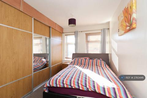 3 bedroom semi-detached house to rent, Fishponds Road West, Sheffield, S13
