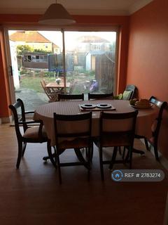 3 bedroom semi-detached house to rent, Stevedale Road, Welling, DA16