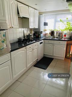 3 bedroom semi-detached house to rent, Stevedale Road, Welling, DA16