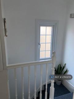 3 bedroom semi-detached house to rent, Stevedale Road, Welling, DA16