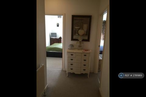 2 bedroom flat to rent, Union Lane, Isleworth, TW7