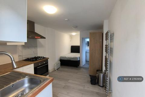 Studio to rent, Dudley Avenue, Harrow, HA3