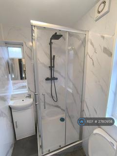 Studio to rent, Dudley Avenue, Harrow, HA3