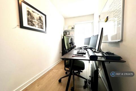 undefined, Roffe Gardens, Dagenham, RM8