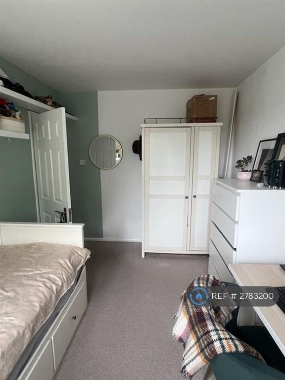 Bedroom 2/Office